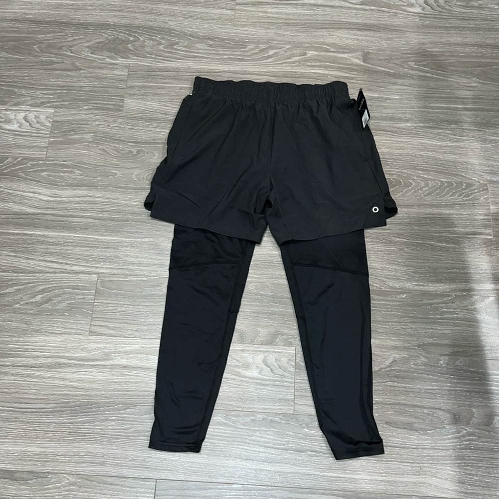 Skora shorts with leggings. Size L. NWT